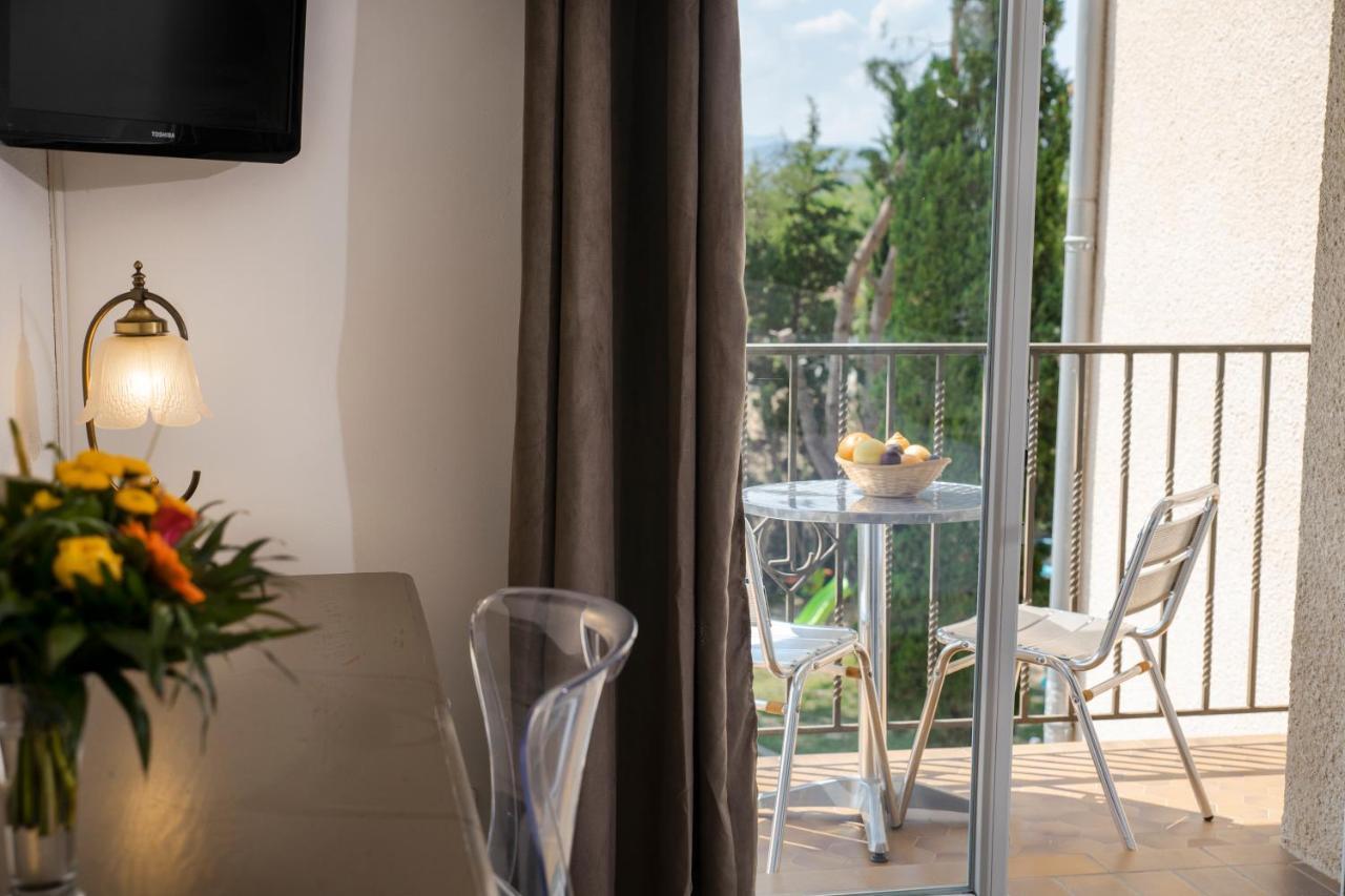 Le Neoulous Hotel Le Boulou