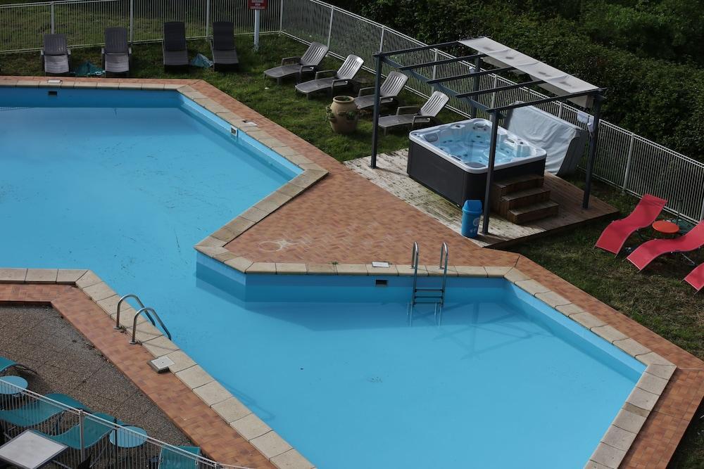 Le Neoulous Hotel