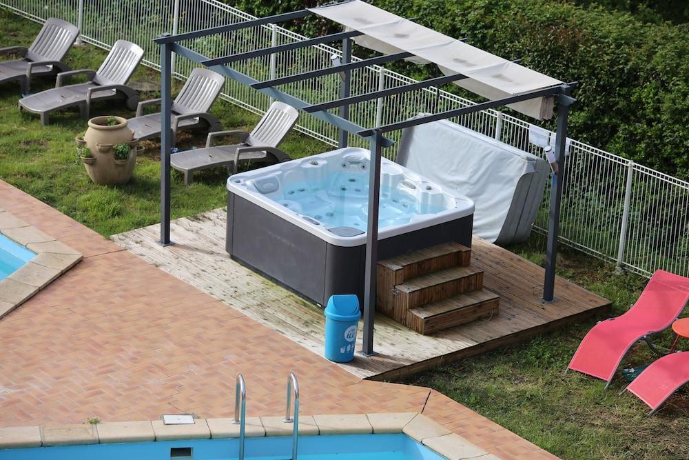 Le Neoulous Hotel 2*