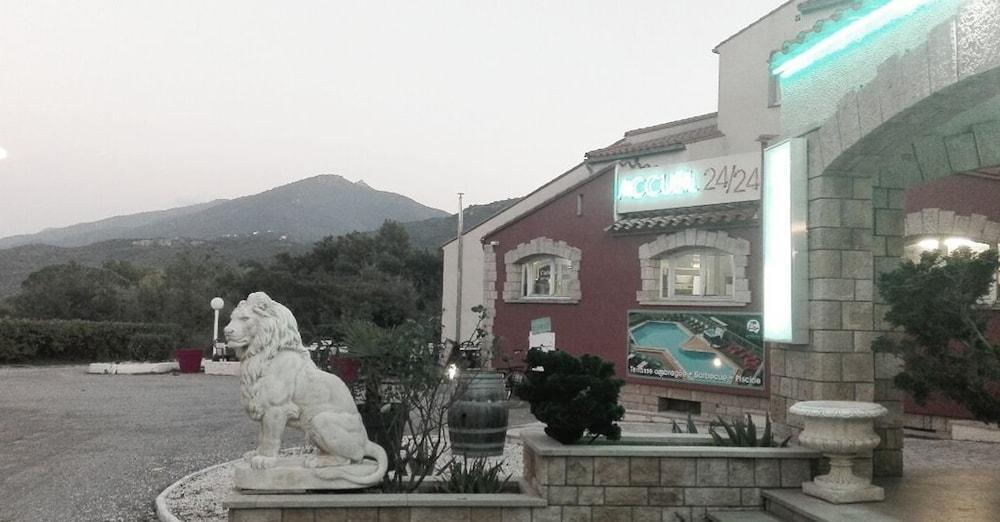 Le Neoulous Hotel